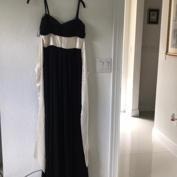 BCBGMaxazria Gown dress size 4 - Picture 3 of 4